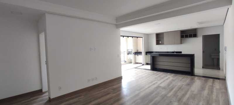 Apartamento à venda com 3 quartos, 130m² - Foto 2