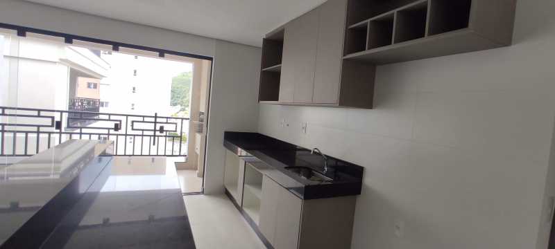 Apartamento à venda com 3 quartos, 130m² - Foto 4