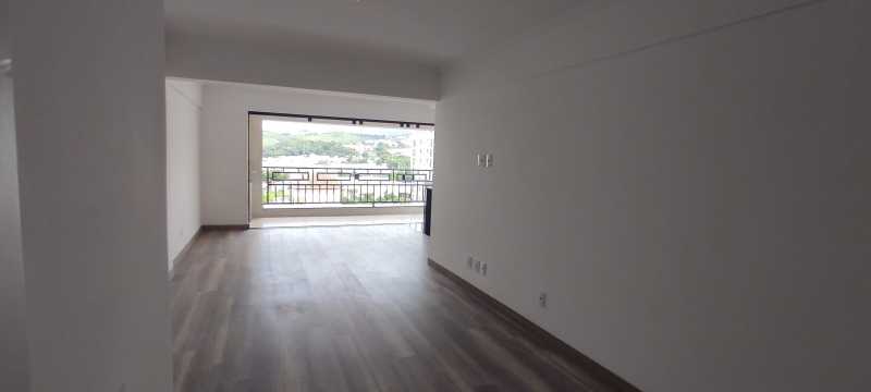 Apartamento à venda com 3 quartos, 135m² - Foto 2