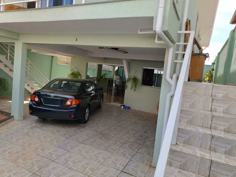 Casa à venda com 4 quartos, 278m² - Foto 2