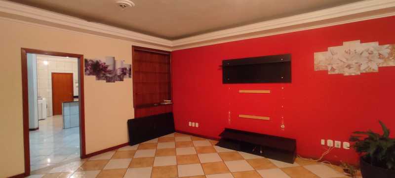 Casa à venda com 3 quartos, 147m² - Foto 1