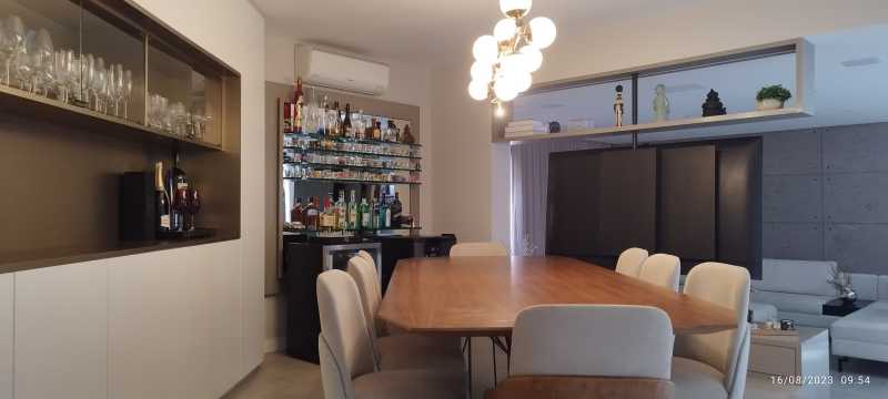 Casa de Condomínio à venda com 3 quartos, 216m² - Foto 3
