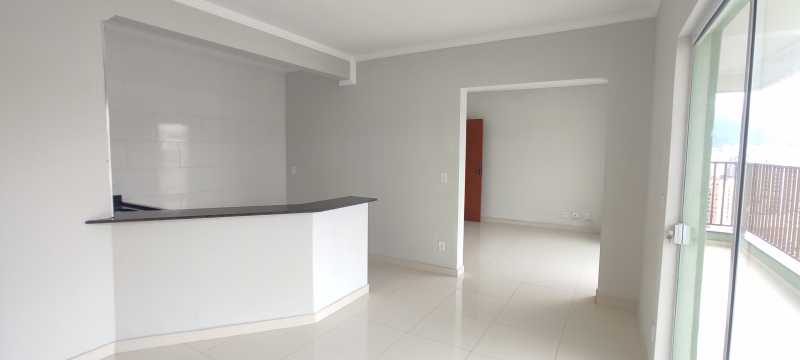 Apartamento para alugar com 3 quartos, 120m² - Foto 1