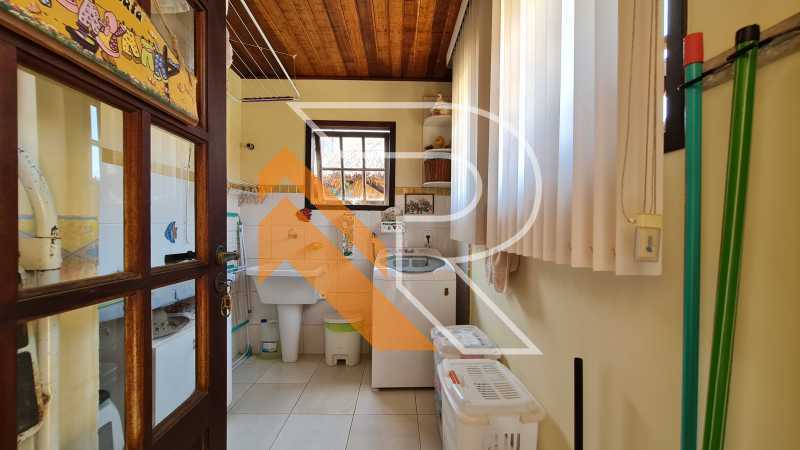 Casa à venda com 3 quartos, 268m² - Foto 10