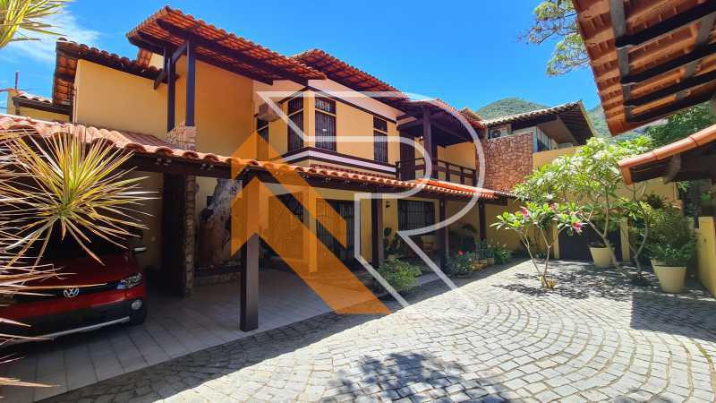 Casa à venda com 5 quartos, 445m² - Foto 2