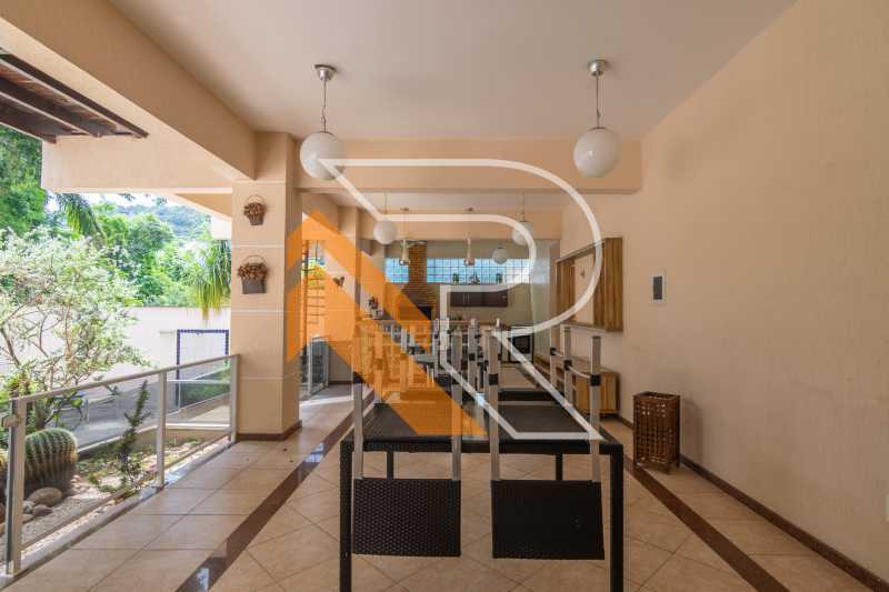 Casa de Condomínio à venda com 5 quartos, 450m² - Foto 5