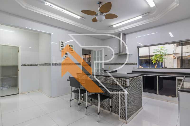 Casa de Condomínio à venda com 5 quartos, 450m² - Foto 13