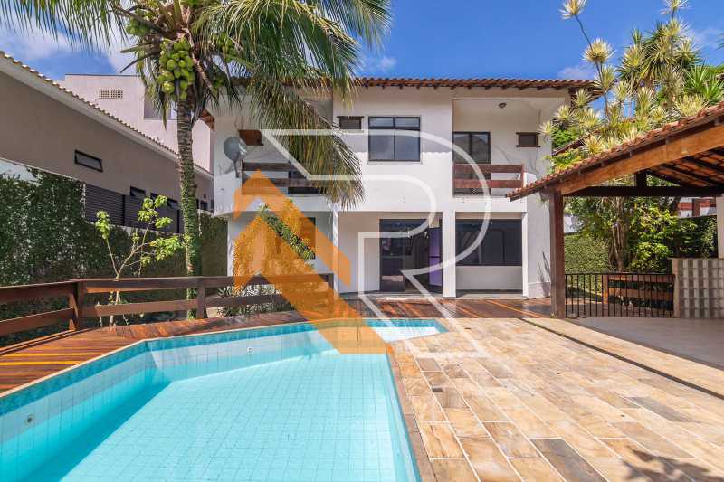 Casa de Condomínio à venda com 3 quartos, 350m² - Foto 1