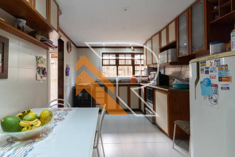 Casa de Condomínio à venda com 3 quartos, 166m² - Foto 18