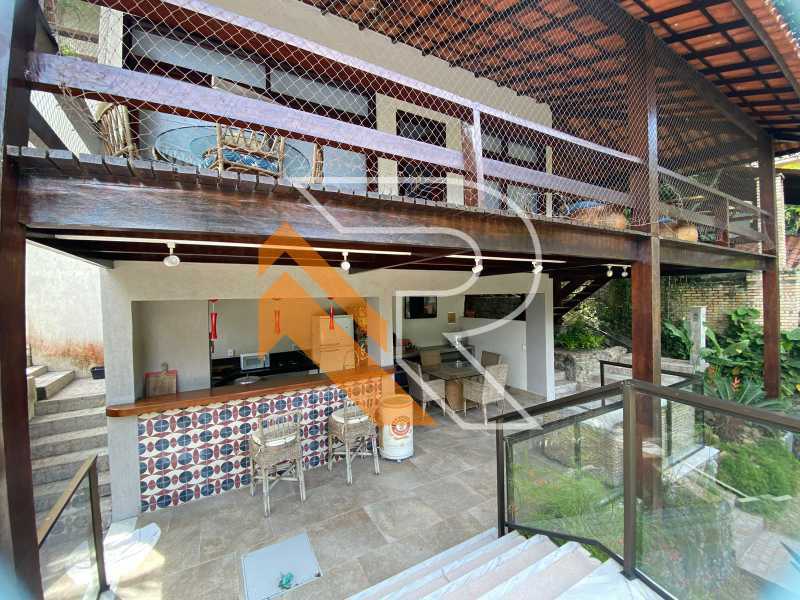 Casa de Condomínio para alugar com 4 quartos, 188m² - Foto 3