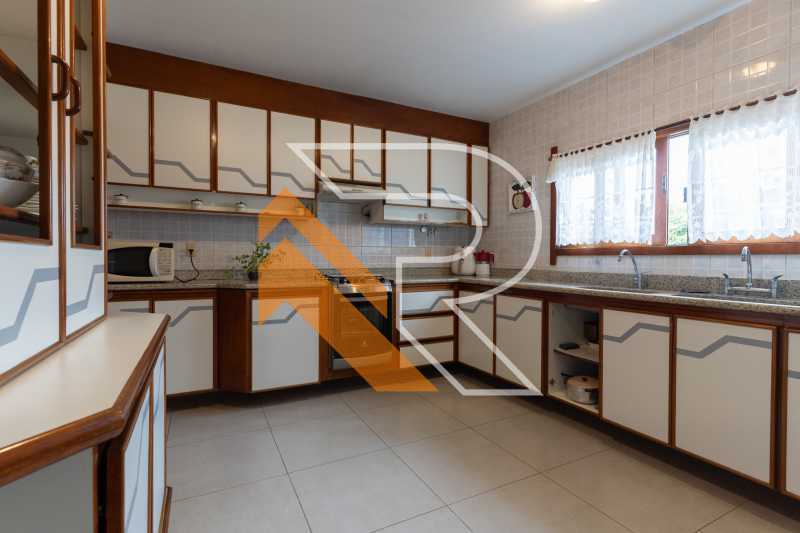 Casa de Condomínio à venda com 5 quartos, 574m² - Foto 17