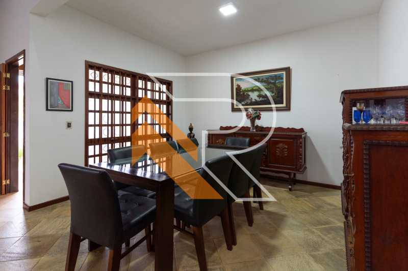 Casa à venda com 5 quartos, 300m² - Foto 5