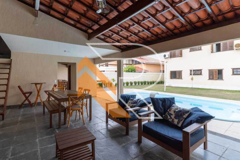 Casa à venda com 5 quartos, 300m² - Foto 10