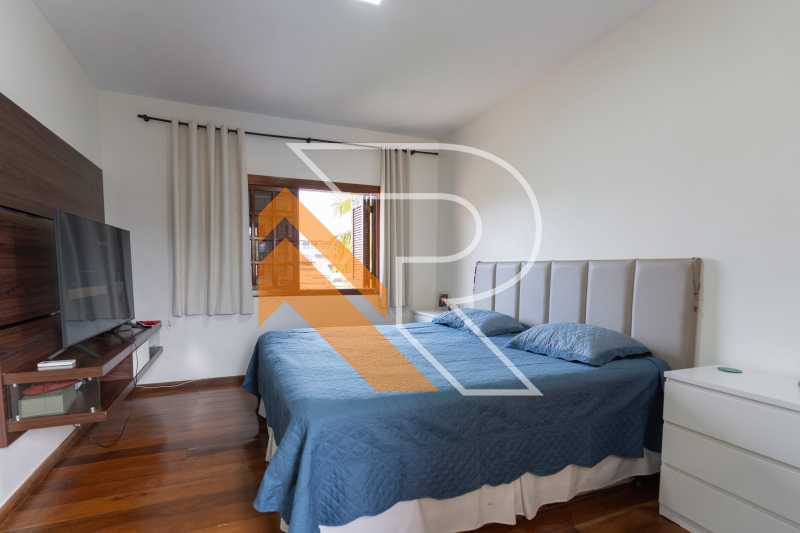 Casa à venda com 5 quartos, 300m² - Foto 29