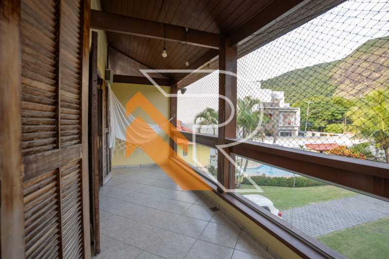 Casa à venda com 3 quartos, 304m² - Foto 9