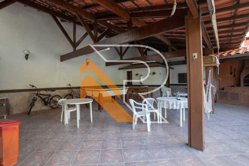 Casa à venda com 3 quartos, 304m² - Foto 22