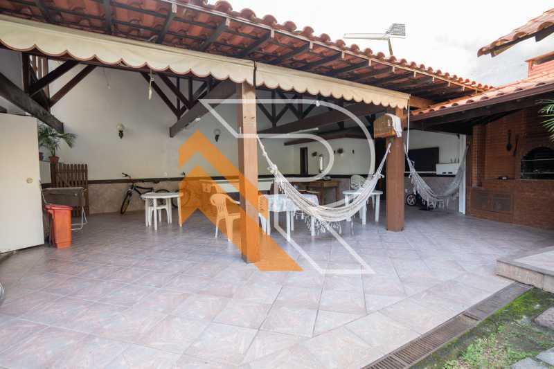 Casa à venda com 3 quartos, 304m² - Foto 23