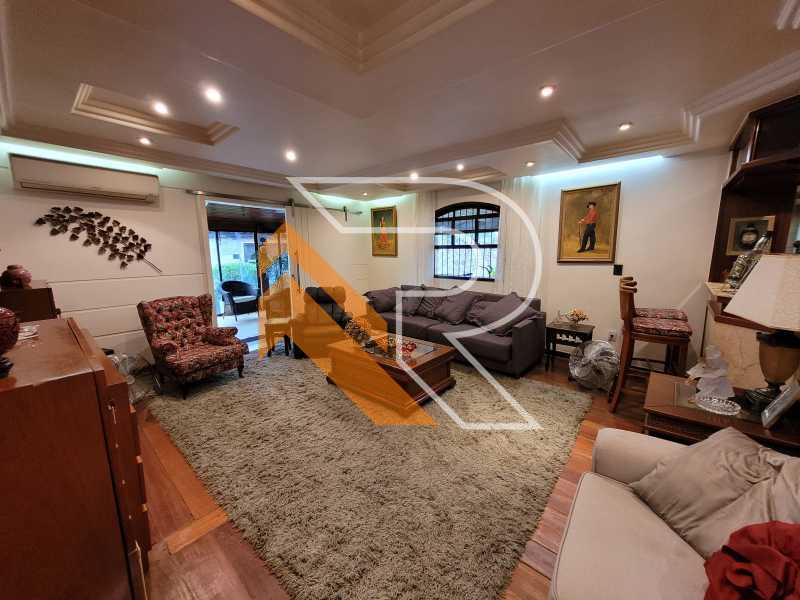 Casa de Condomínio à venda com 3 quartos, 277m² - Foto 9