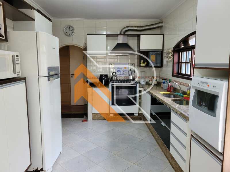 Casa de Condomínio à venda com 3 quartos, 277m² - Foto 12