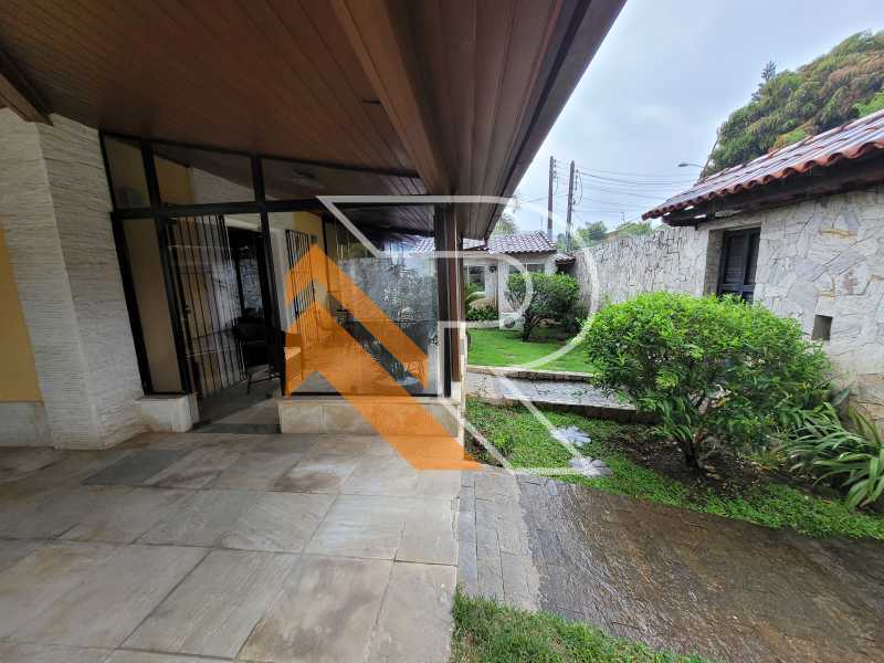 Casa de Condomínio à venda com 3 quartos, 277m² - Foto 29