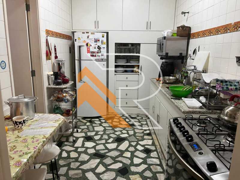 Apartamento à venda com 4 quartos, 252m² - Foto 14