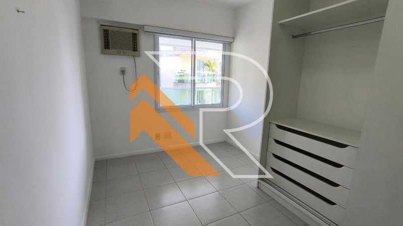 Apartamento à venda com 2 quartos, 76m² - Foto 13