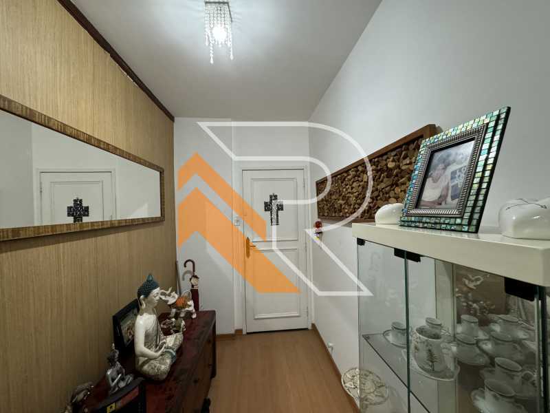 Apartamento à venda com 3 quartos, 180m² - Foto 8