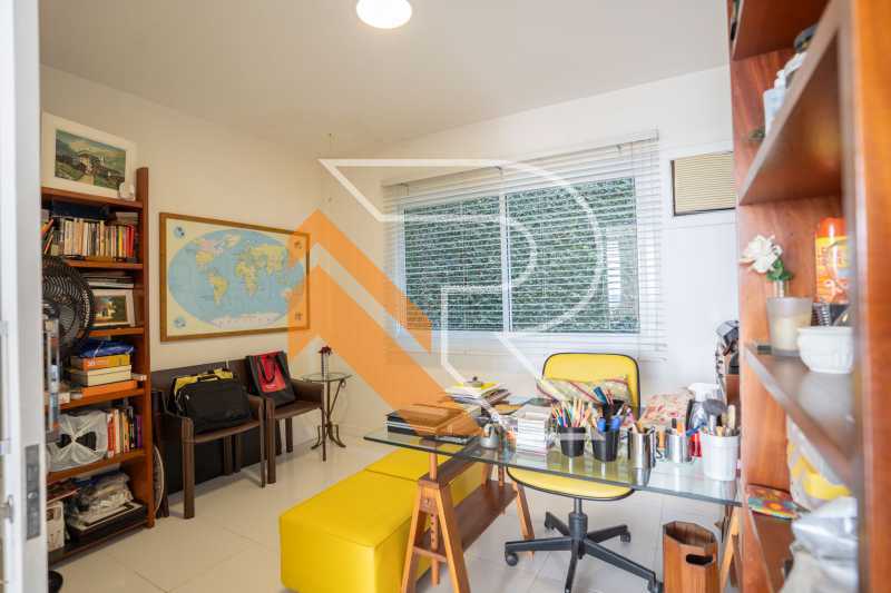 Casa de Condomínio à venda com 4 quartos, 420m² - Foto 16