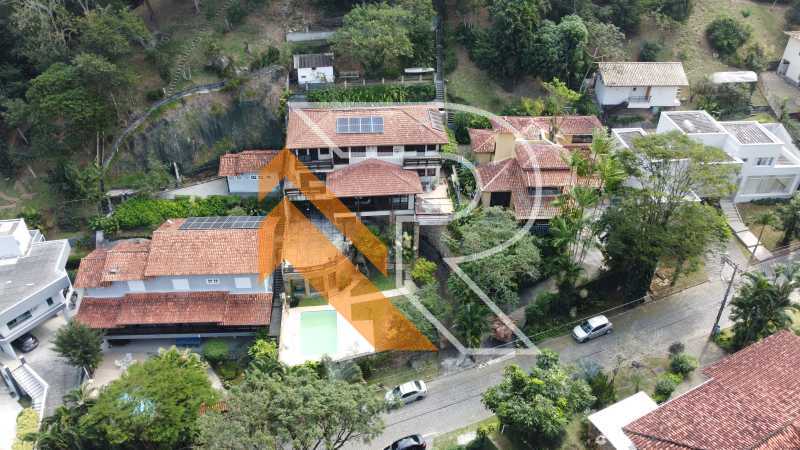 Casa de Condomínio à venda com 4 quartos, 562m² - Foto 1