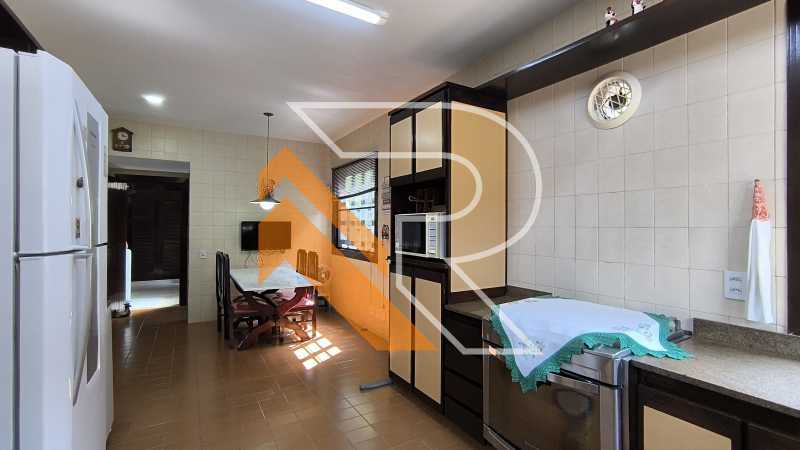 Casa de Condomínio à venda com 4 quartos, 562m² - Foto 15