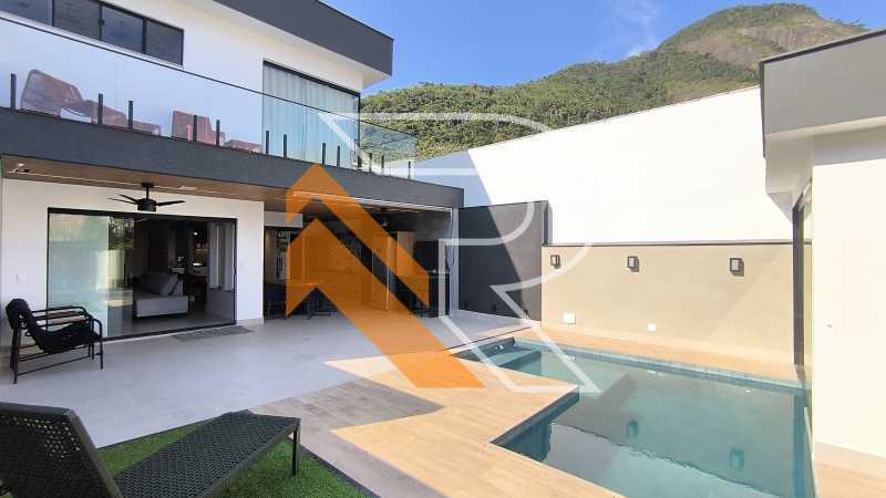 Casa à venda com 4 quartos, 164m² - Foto 1