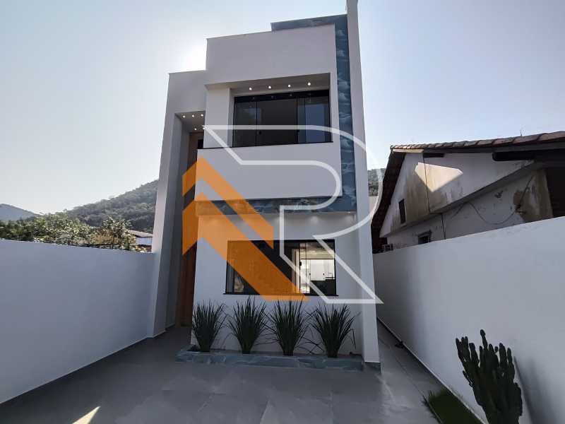 Casa à venda com 4 quartos, 131m² - Foto 2