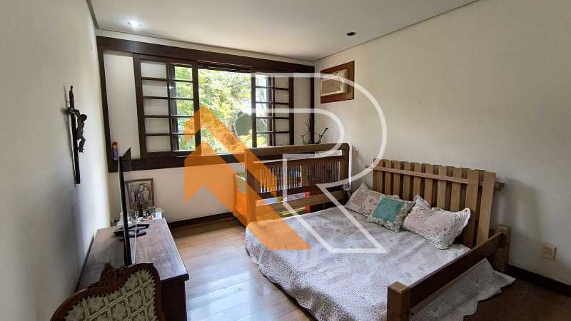 Casa de Condomínio à venda com 5 quartos, 289m² - Foto 14