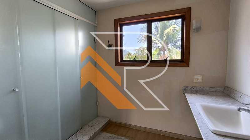 Casa de Condomínio à venda com 5 quartos, 289m² - Foto 29