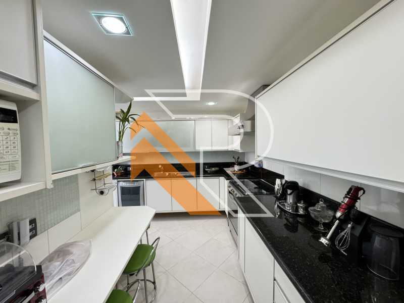 Apartamento à venda com 4 quartos, 158m² - Foto 5