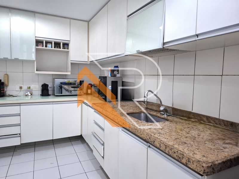 Apartamento à venda com 3 quartos, 115m² - Foto 27