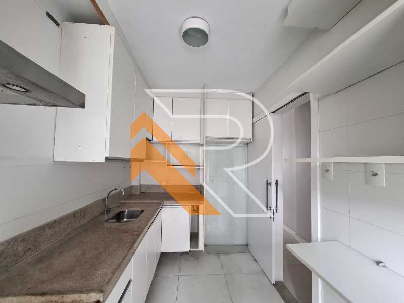 Apartamento à venda com 2 quartos, 93m² - Foto 2