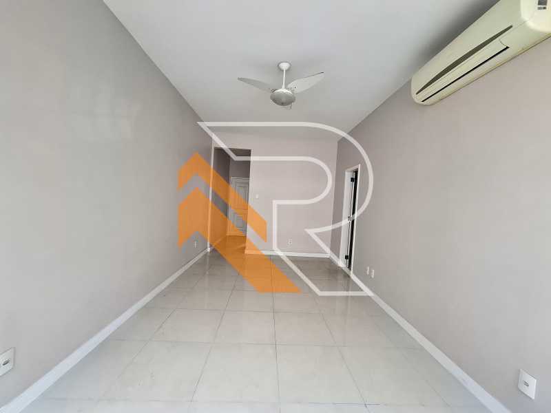 Apartamento à venda com 2 quartos, 93m² - Foto 9