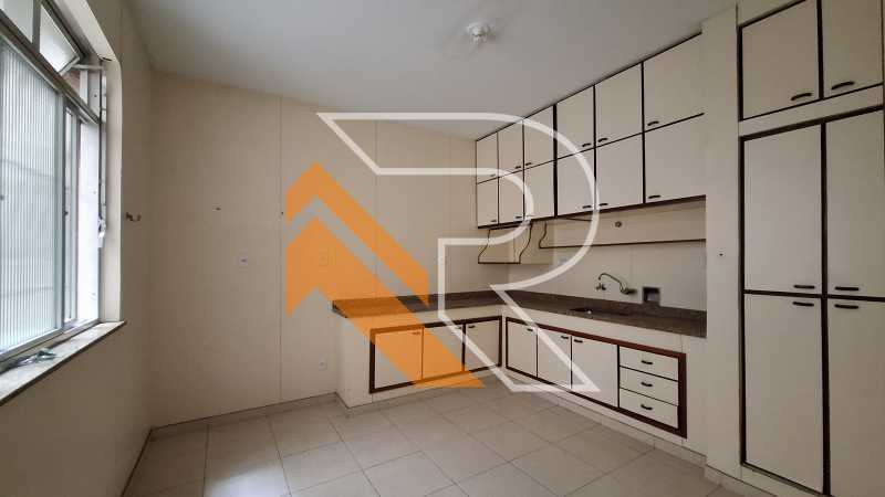 Apartamento à venda com 4 quartos, 159m² - Foto 3