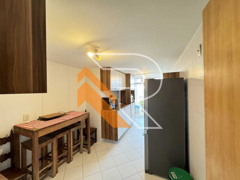 Cobertura à venda com 3 quartos, 130m² - Foto 11