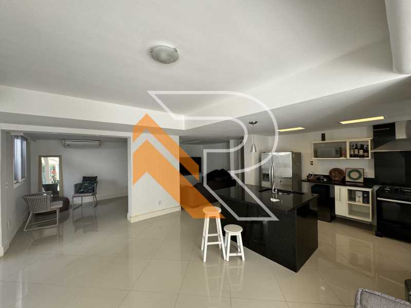 Casa de Condomínio à venda com 3 quartos, 230m² - Foto 11