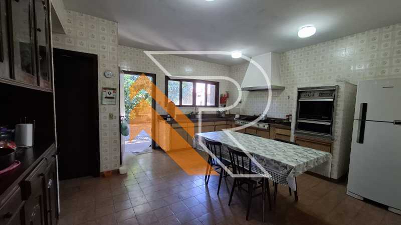 Casa para alugar com 4 quartos, 334m² - Foto 22