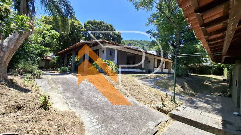 Casa para alugar com 4 quartos, 334m² - Foto 30