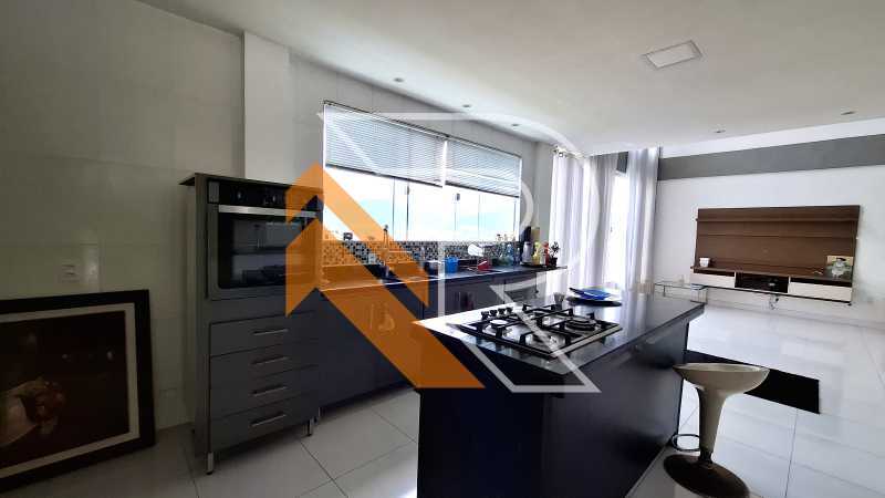 Casa para alugar com 4 quartos, 284m² - Foto 11