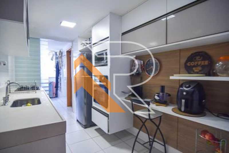 Apartamento à venda com 3 quartos, 117m² - Foto 18