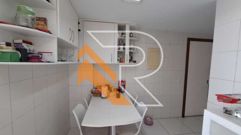 Apartamento à venda com 3 quartos, 115m² - Foto 25