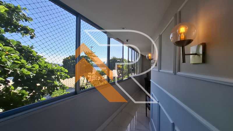 Apartamento à venda com 4 quartos, 243m² - Foto 1