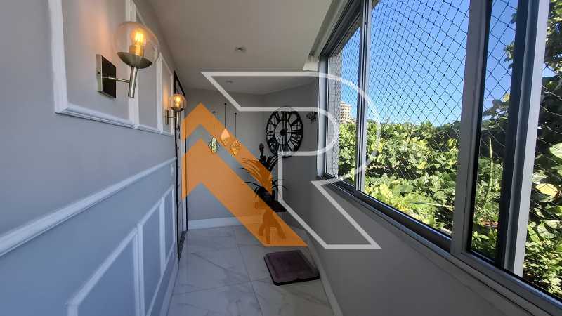 Apartamento à venda com 4 quartos, 243m² - Foto 3