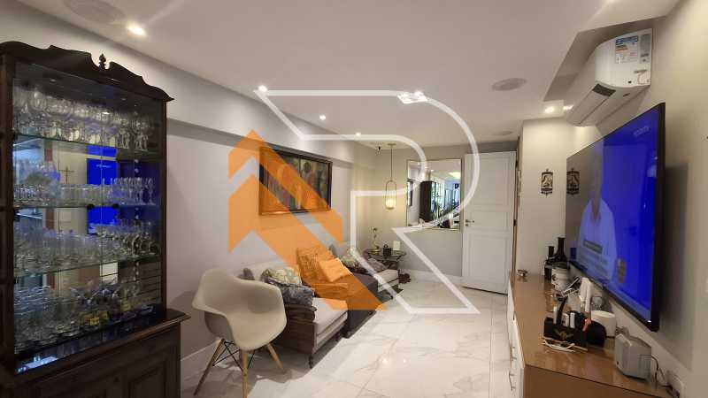 Apartamento à venda com 4 quartos, 243m² - Foto 9