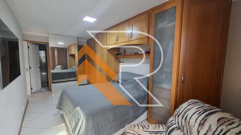 Apartamento à venda com 4 quartos, 243m² - Foto 17
